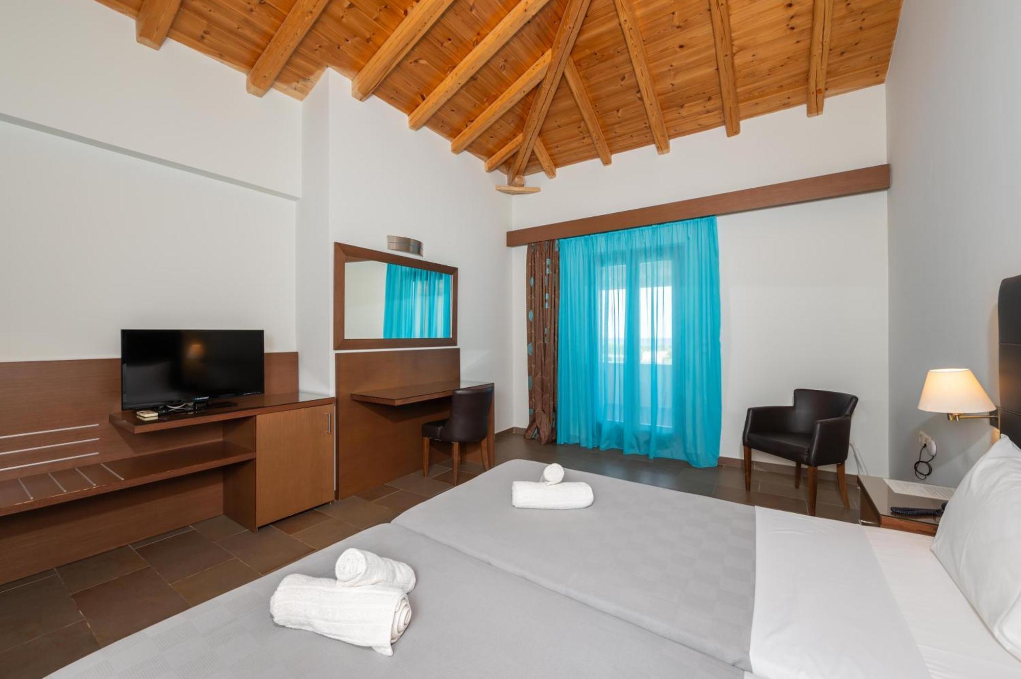 Aktaion Resort Gythio Exterior photo